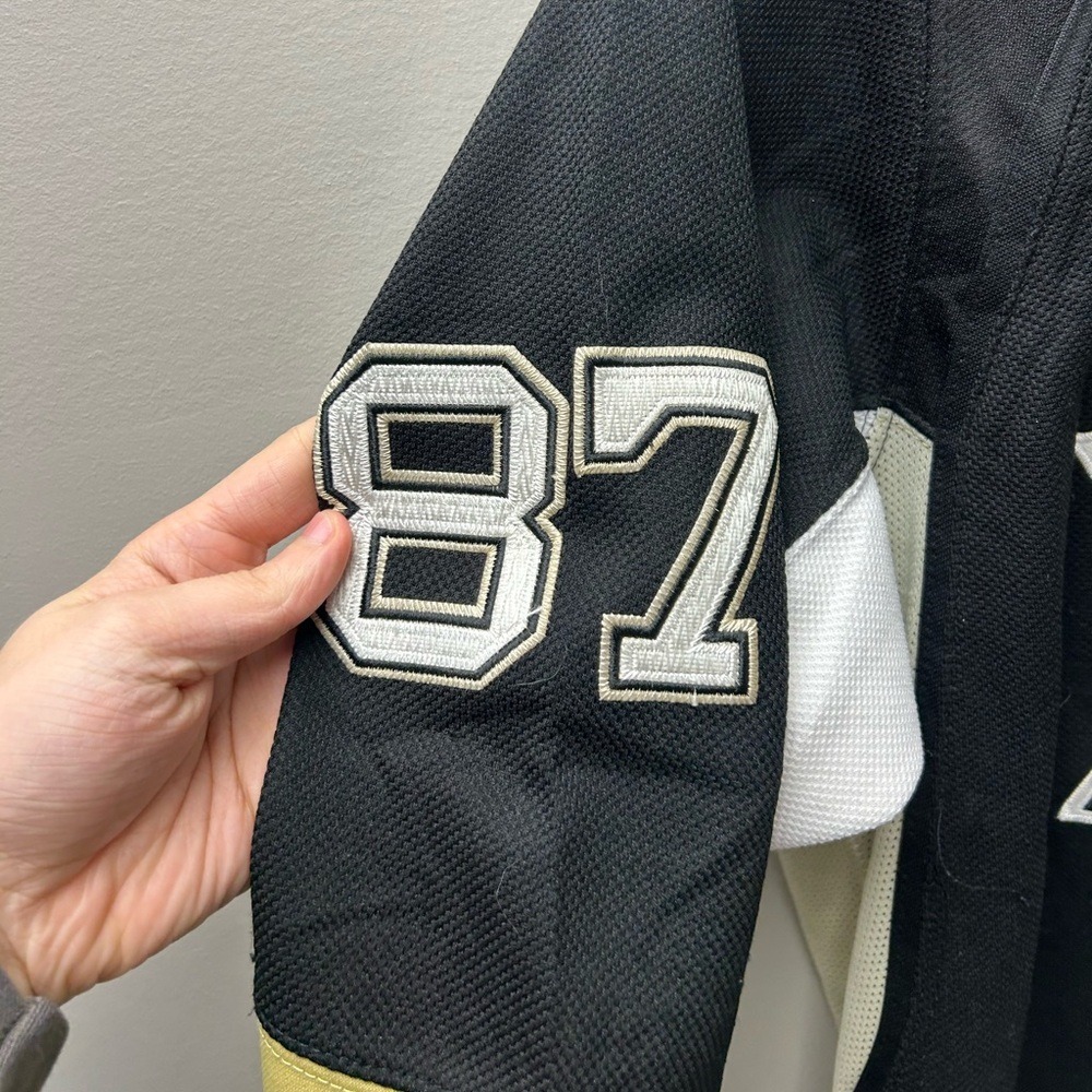 Reebok Youth Pittsburgh Penguins Sidney Crosby #87 Jersey - Picture 2 of 5